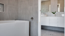 Valley Homes Newcastle Port Stephens Acreage builder bathroom