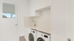 Valley Homes Acreage Louth park laundry