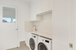 Valley Homes Acreage Louth park laundry